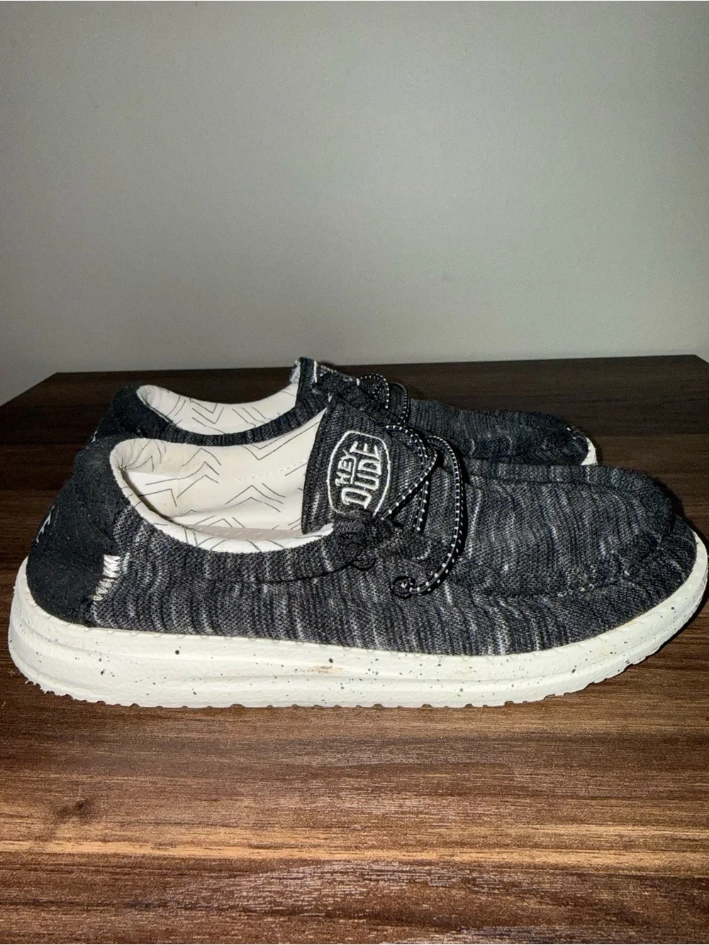Hey Dude Boys size 1 youth Wally Stretch Slip-On Shoes